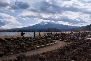 没得手感！贺希宁13投仅3中拿8分8板4助 正负值-26全场最低